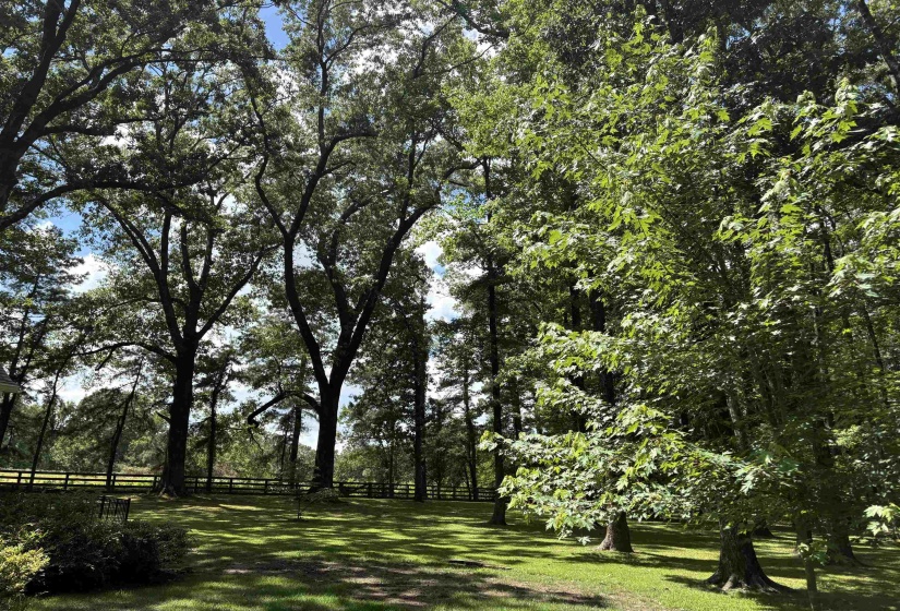 9035 POST OAK LN, Unicorp/Memphis, Tennessee 38125, 4 Bedrooms Bedrooms, 8 Rooms Rooms,2.1 BathroomsBathrooms,Residential,For Sale,POST OAK,10222930
