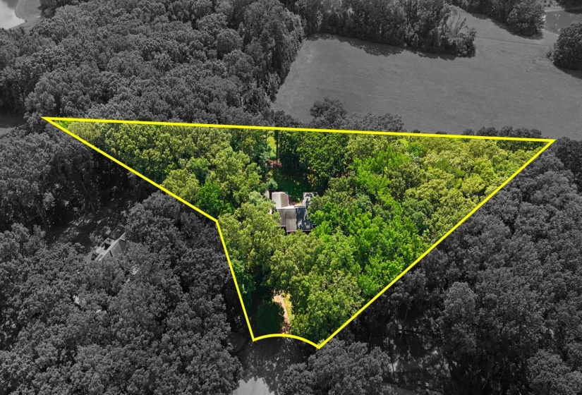 9035 POST OAK LN, Unicorp/Memphis, Tennessee 38125, 4 Bedrooms Bedrooms, 8 Rooms Rooms,2.1 BathroomsBathrooms,Residential,For Sale,POST OAK,10222930