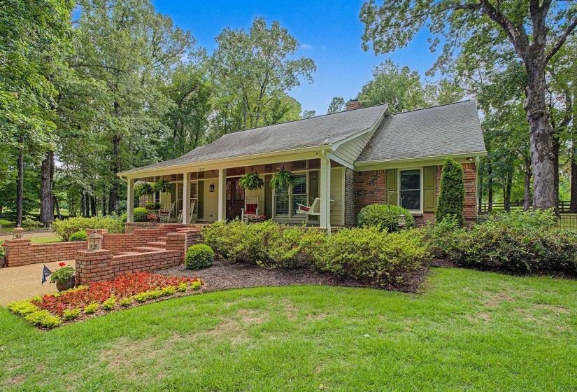 9035 POST OAK LN, Unicorp/Memphis, Tennessee 38125, 4 Bedrooms Bedrooms, 8 Rooms Rooms,2.1 BathroomsBathrooms,Residential,For Sale,POST OAK,10222930