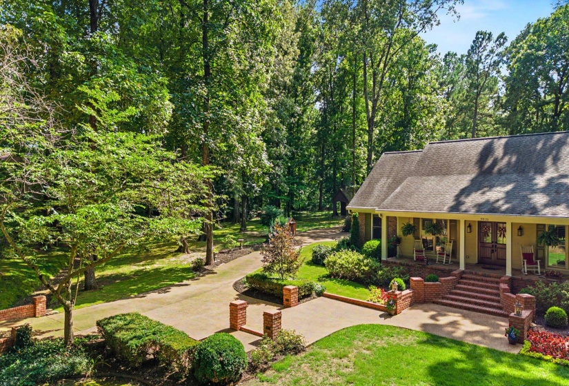 9035 POST OAK LN, Unicorp/Memphis, Tennessee 38125, 4 Bedrooms Bedrooms, 8 Rooms Rooms,2.1 BathroomsBathrooms,Residential,For Sale,POST OAK,10222930