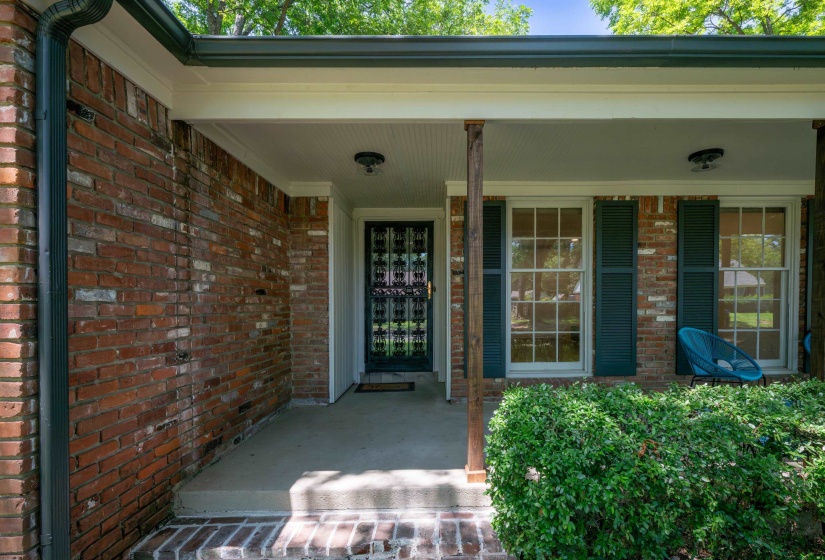 4856 KAYE RD, Memphis, Tennessee 38117, 4 Bedrooms Bedrooms, 9 Rooms Rooms,3 BathroomsBathrooms,Residential,For Sale,KAYE,10222931