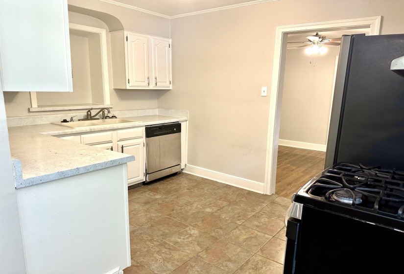 961 LITTLE JOHN RD, Memphis, Tennessee 38111, 3 Bedrooms Bedrooms, 6 Rooms Rooms,2 BathroomsBathrooms,Residential,For Sale,LITTLE JOHN,10222937