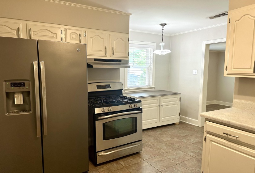 961 LITTLE JOHN RD, Memphis, Tennessee 38111, 3 Bedrooms Bedrooms, 6 Rooms Rooms,2 BathroomsBathrooms,Residential,For Sale,LITTLE JOHN,10222937