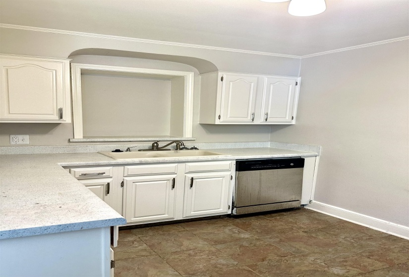 961 LITTLE JOHN RD, Memphis, Tennessee 38111, 3 Bedrooms Bedrooms, 6 Rooms Rooms,2 BathroomsBathrooms,Residential,For Sale,LITTLE JOHN,10222937