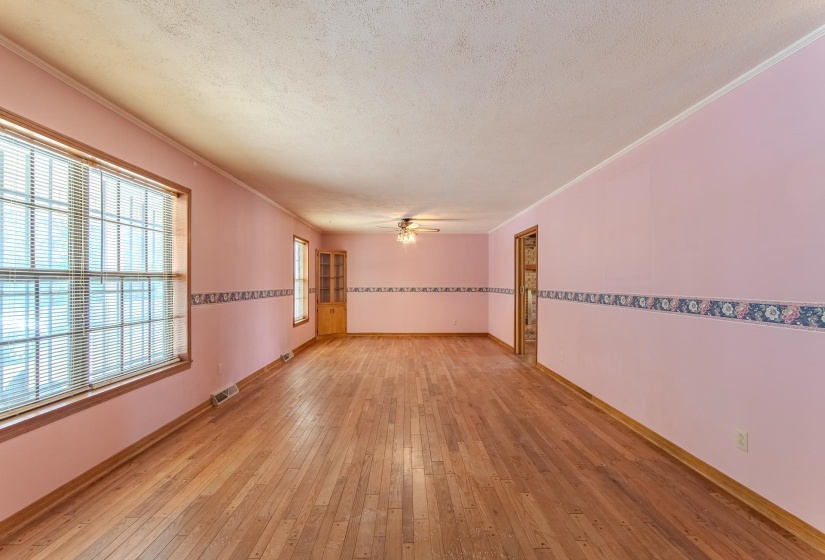 16040 69 HWY, Savannah, Tennessee 38372, 3 Bedrooms Bedrooms, 7 Rooms Rooms,1.1 BathroomsBathrooms,Residential,For Sale,69,10222942