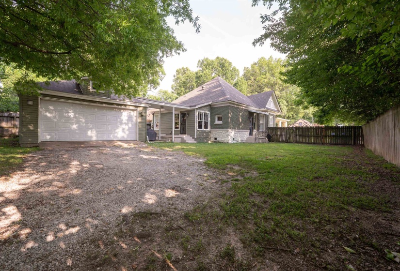 1720 CRUMP AVE, Memphis, Tennessee 38107, 4 Bedrooms Bedrooms, 7 Rooms Rooms,4 BathroomsBathrooms,Residential,For Sale,CRUMP,10222943