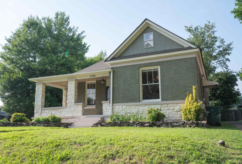 1720 CRUMP AVE, Memphis, Tennessee 38107, 4 Bedrooms Bedrooms, 7 Rooms Rooms,4 BathroomsBathrooms,Residential,For Sale,CRUMP,10222943