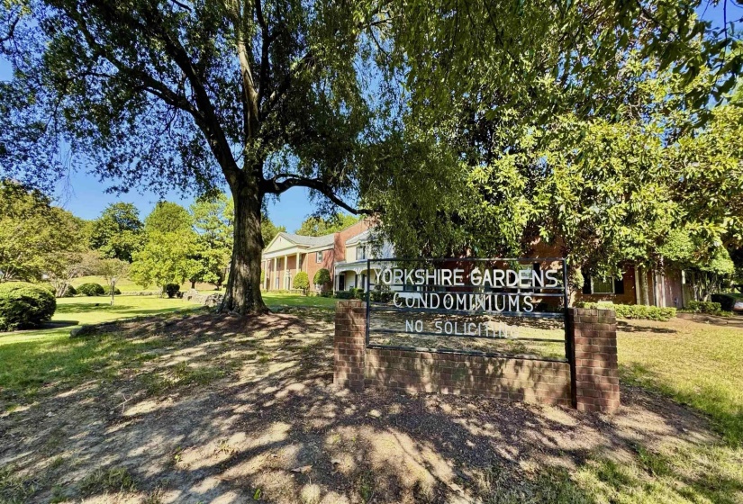 5718 QUINCE RD, Memphis, Tennessee 38119, 2 Bedrooms Bedrooms, 4 Rooms Rooms,1.1 BathroomsBathrooms,Residential,For Sale,QUINCE,10222944