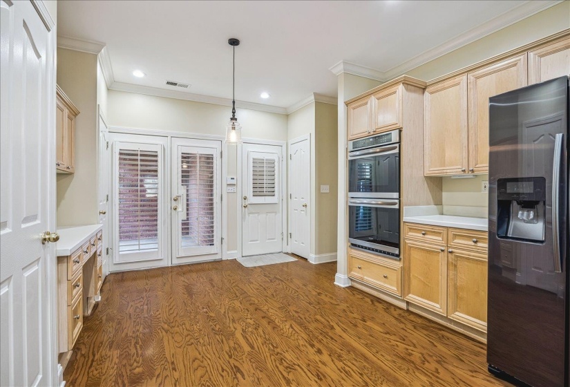 1020 MURRAY HILL LN, Memphis, Tennessee 38120, 3 Bedrooms Bedrooms, 6 Rooms Rooms,2.1 BathroomsBathrooms,Residential,For Sale,MURRAY HILL,10222958