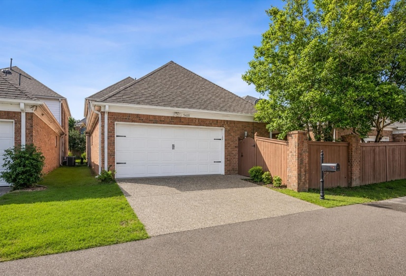 1020 MURRAY HILL LN, Memphis, Tennessee 38120, 3 Bedrooms Bedrooms, 6 Rooms Rooms,2.1 BathroomsBathrooms,Residential,For Sale,MURRAY HILL,10222958