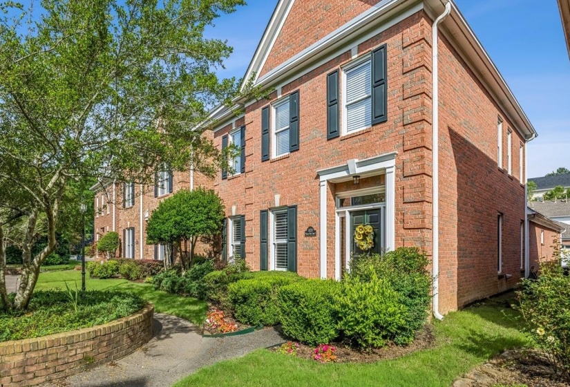 1020 MURRAY HILL LN, Memphis, Tennessee 38120, 3 Bedrooms Bedrooms, 6 Rooms Rooms,2.1 BathroomsBathrooms,Residential,For Sale,MURRAY HILL,10222958