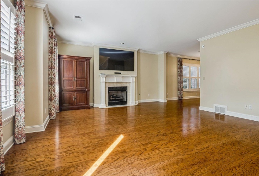 1020 MURRAY HILL LN, Memphis, Tennessee 38120, 3 Bedrooms Bedrooms, 6 Rooms Rooms,2.1 BathroomsBathrooms,Residential,For Sale,MURRAY HILL,10222958