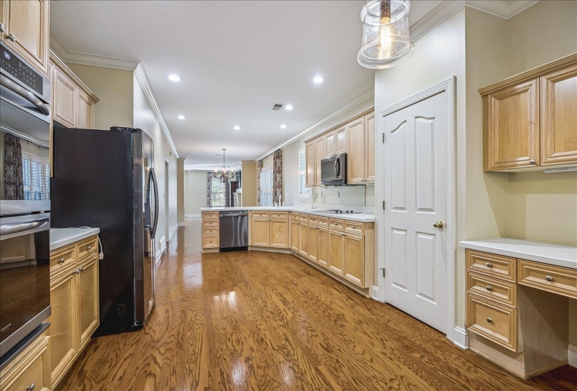 1020 MURRAY HILL LN, Memphis, Tennessee 38120, 3 Bedrooms Bedrooms, 6 Rooms Rooms,2.1 BathroomsBathrooms,Residential,For Sale,MURRAY HILL,10222958