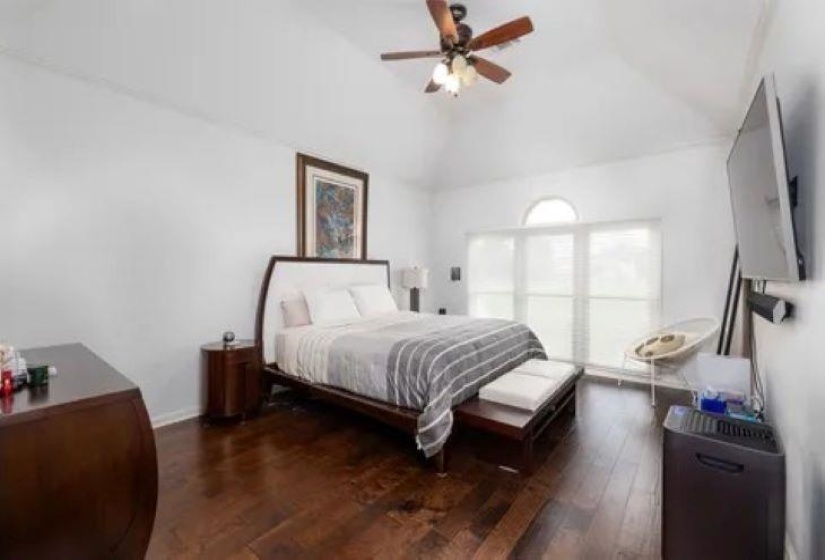 1221 CORDOVA CLUB DR, Cordova, Tennessee 38018, 3 Bedroom Bedrooms, 8 Room Rooms,2.1 BathroomBathrooms,Residential,For Sale,CORDOVA CLUB,0,10222621