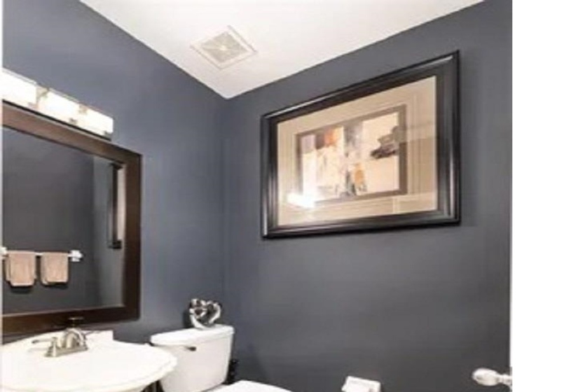 1221 CORDOVA CLUB DR, Cordova, Tennessee 38018, 3 Bedroom Bedrooms, 8 Room Rooms,2.1 BathroomBathrooms,Residential,For Sale,CORDOVA CLUB,0,10222621