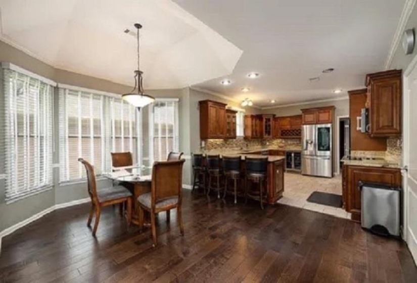 1221 CORDOVA CLUB DR, Cordova, Tennessee 38018, 3 Bedroom Bedrooms, 8 Room Rooms,2.1 BathroomBathrooms,Residential,For Sale,CORDOVA CLUB,0,10222621