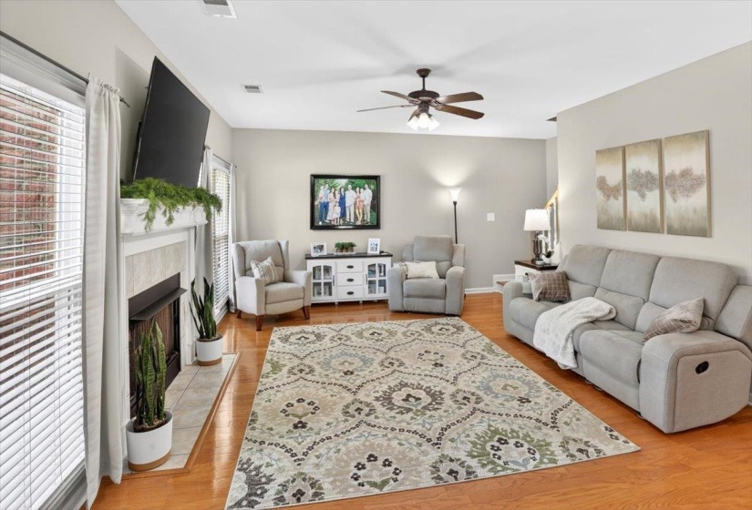 3830 BREEZY SHORES CV, Lakeland, Tennessee 38002-8192, 4 Bedrooms Bedrooms, 9 Rooms Rooms,3 BathroomsBathrooms,Residential,For Sale,BREEZY SHORES,10222986