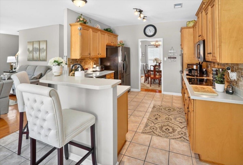 3830 BREEZY SHORES CV, Lakeland, Tennessee 38002-8192, 4 Bedrooms Bedrooms, 9 Rooms Rooms,3 BathroomsBathrooms,Residential,For Sale,BREEZY SHORES,10222986