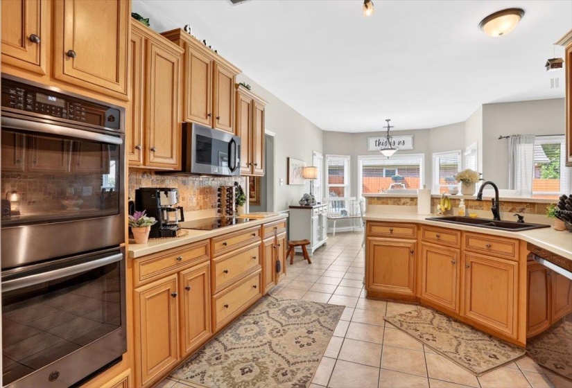 3830 BREEZY SHORES CV, Lakeland, Tennessee 38002-8192, 4 Bedrooms Bedrooms, 9 Rooms Rooms,3 BathroomsBathrooms,Residential,For Sale,BREEZY SHORES,10222986