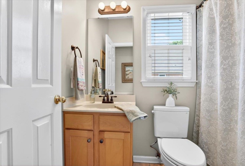 3830 BREEZY SHORES CV, Lakeland, Tennessee 38002-8192, 4 Bedrooms Bedrooms, 9 Rooms Rooms,3 BathroomsBathrooms,Residential,For Sale,BREEZY SHORES,10222986