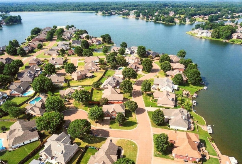 3830 BREEZY SHORES CV, Lakeland, Tennessee 38002-8192, 4 Bedrooms Bedrooms, 9 Rooms Rooms,3 BathroomsBathrooms,Residential,For Sale,BREEZY SHORES,10222986