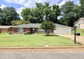 4308 HALLVIEW DR, Memphis, Tennessee 38128, 3 Bedrooms Bedrooms, 7 Rooms Rooms,2 BathroomsBathrooms,Residential,For Sale,HALLVIEW,10223012