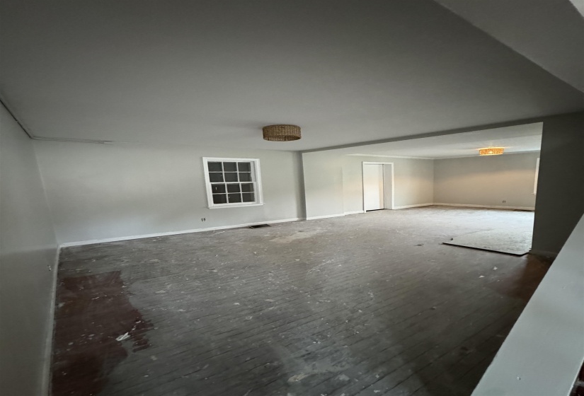 1310 MARKET ST, Bolivar, Tennessee 38008-1716, 0 , 0 ,0,Commercial/industrial,For Sale,MARKET,0,10223031