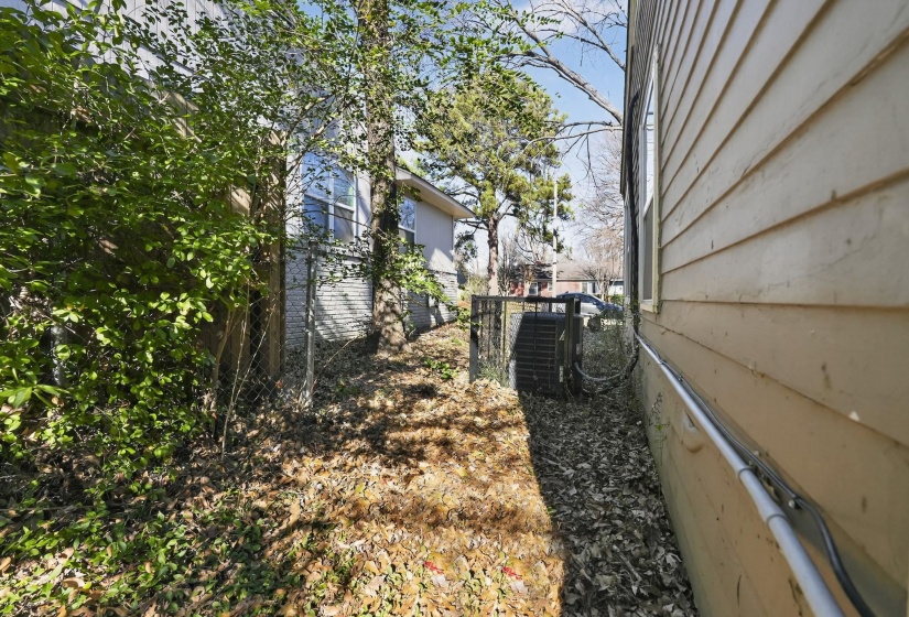 View of home's exterior