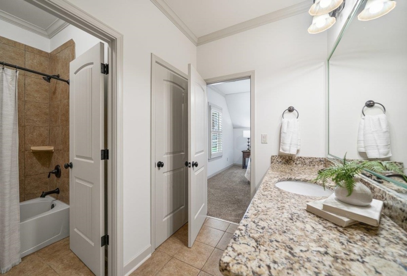 8441 POPLAR PIKE, Germantown, Tennessee 38138, 4 Bedrooms Bedrooms, 12 Rooms Rooms,4.1 BathroomsBathrooms,Residential,For Sale,POPLAR,10223023
