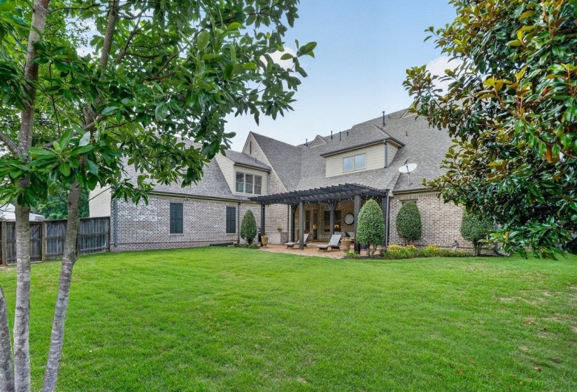 8441 POPLAR PIKE, Germantown, Tennessee 38138, 4 Bedrooms Bedrooms, 12 Rooms Rooms,4.1 BathroomsBathrooms,Residential,For Sale,POPLAR,10223023