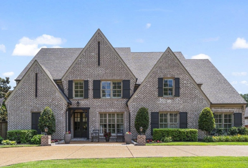 8441 POPLAR PIKE, Germantown, Tennessee 38138, 4 Bedrooms Bedrooms, 12 Rooms Rooms,4.1 BathroomsBathrooms,Residential,For Sale,POPLAR,10223023