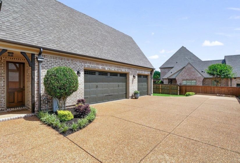 8441 POPLAR PIKE, Germantown, Tennessee 38138, 4 Bedrooms Bedrooms, 12 Rooms Rooms,4.1 BathroomsBathrooms,Residential,For Sale,POPLAR,10223023