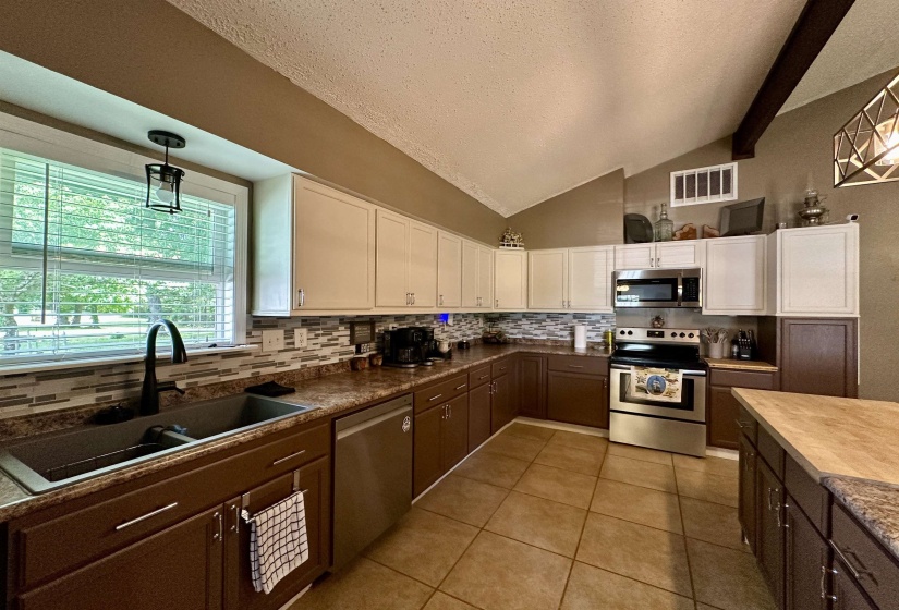 1230 JOANN RD, Somerville, Tennessee 38068, 3 Bedroom Bedrooms, 6 Room Rooms,2 BathroomBathrooms,Residential,For Sale,JOANN,0,10223025