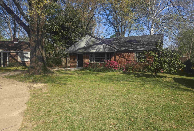 1205 BRADBURY CV, Memphis, Tennessee 38122, 3 Bedrooms Bedrooms, 4 Rooms Rooms,1 BathroomBathrooms,Residential,For Sale,BRADBURY,10223034