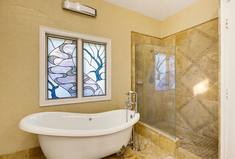 8986 CAIRN RIDGE DR, Germantown, Tennessee 38139, 5 Bedroom Bedrooms, 10 Room Rooms,4.1 BathroomBathrooms,Residential,For Sale,CAIRN RIDGE,0,10223043