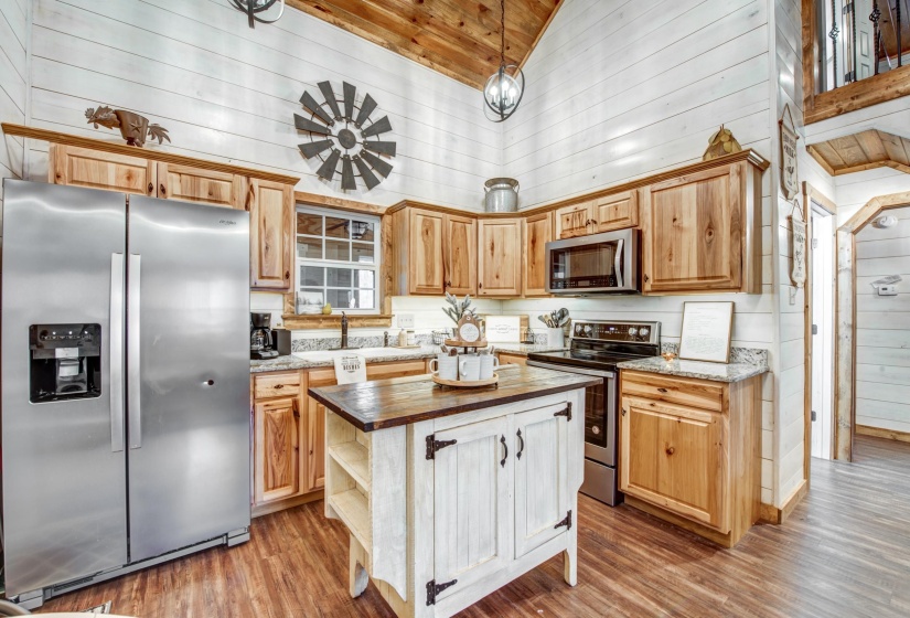 700 FAIRWAY LN, Counce, Tennessee 38326-8028, 3 Bedroom Bedrooms, 5 Room Rooms,2 BathroomBathrooms,Residential,For Sale,FAIRWAY,0,10223046