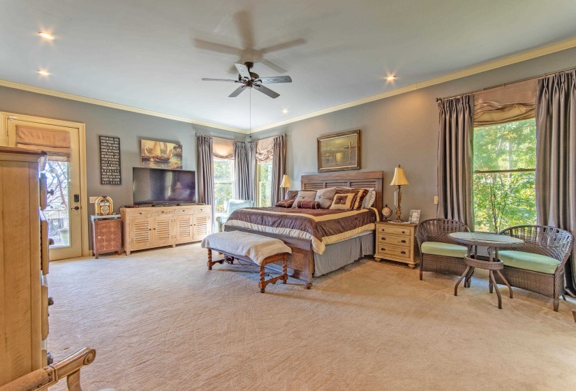 70 LIGHT PT, Savannah, Tennessee 38372, 3 Bedrooms Bedrooms, 9 Rooms Rooms,2.1 BathroomsBathrooms,Residential,For Sale,LIGHT,10223049