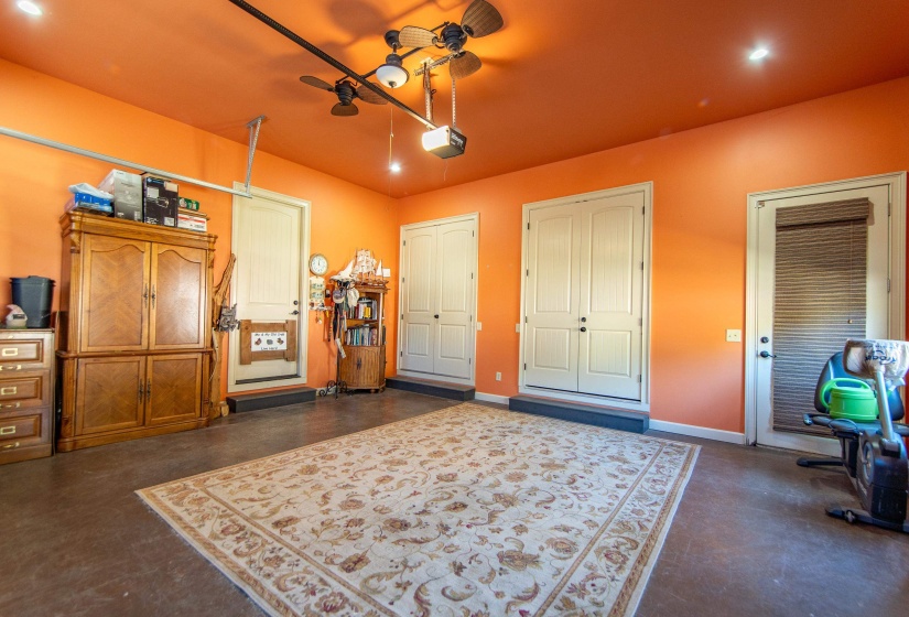 70 LIGHT PT, Savannah, Tennessee 38372, 3 Bedrooms Bedrooms, 9 Rooms Rooms,2.1 BathroomsBathrooms,Residential,For Sale,LIGHT,10223049