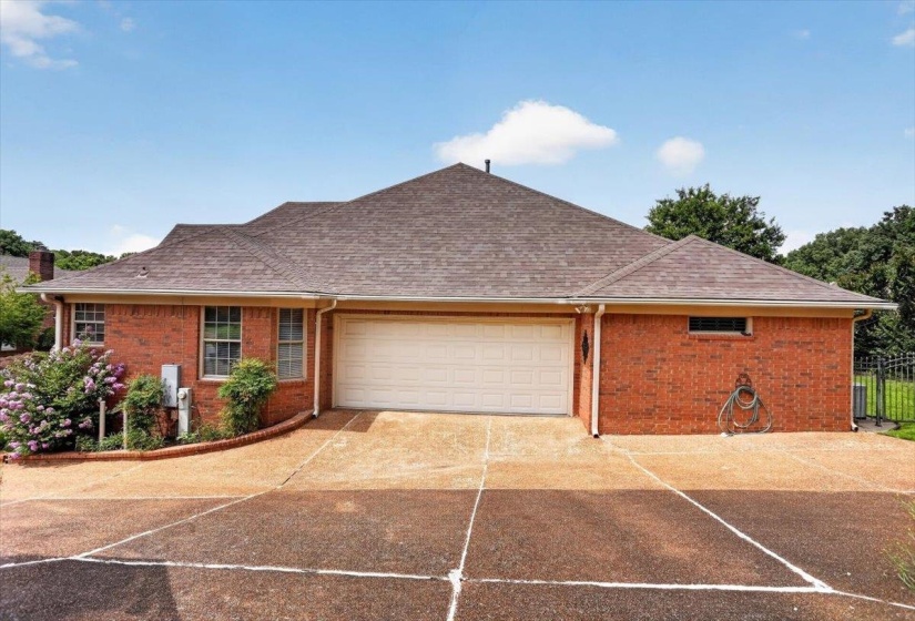 1846 PHEASANT ACRES LN, Memphis, Tennessee 38016, 2 Bedroom Bedrooms, 6 Room Rooms,2 BathroomBathrooms,Residential,For Sale,PHEASANT ACRES,0,10223063