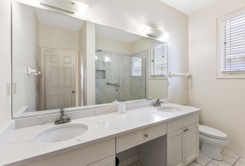844 HARBOR ISLE CIR, Memphis, Tennessee 38103, 3 Bedroom Bedrooms, 5 Room Rooms,3 BathroomBathrooms,Residential,For Sale,HARBOR ISLE,0,10223086