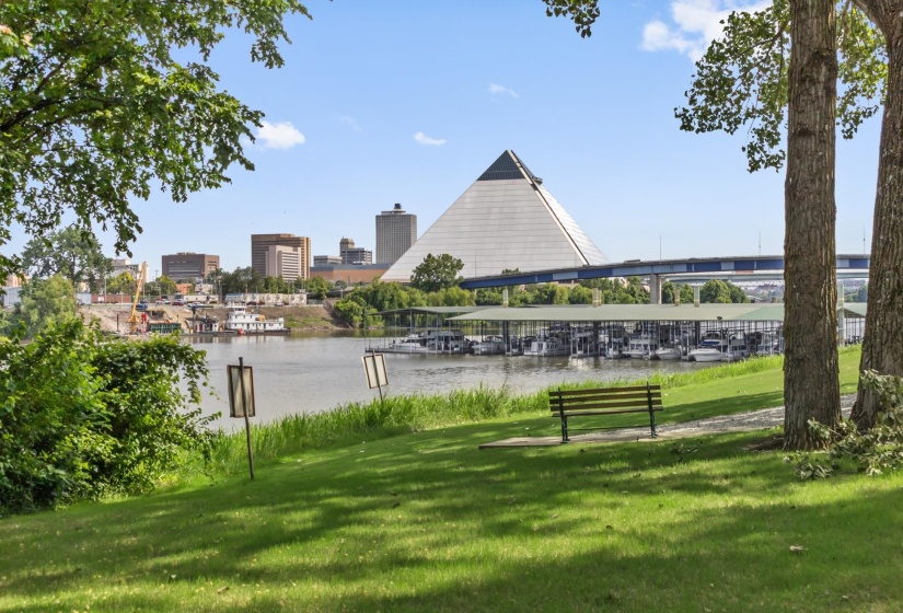 844 HARBOR ISLE CIR, Memphis, Tennessee 38103, 3 Bedroom Bedrooms, 5 Room Rooms,3 BathroomBathrooms,Residential,For Sale,HARBOR ISLE,0,10223086
