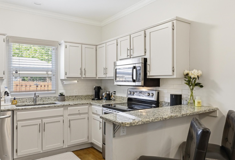 589 MADEWOOD DR, Memphis, Tennessee 38103, 2 Bedroom Bedrooms, 4 Room Rooms,2.1 BathroomBathrooms,Residential,For Sale,MADEWOOD,0,10223094