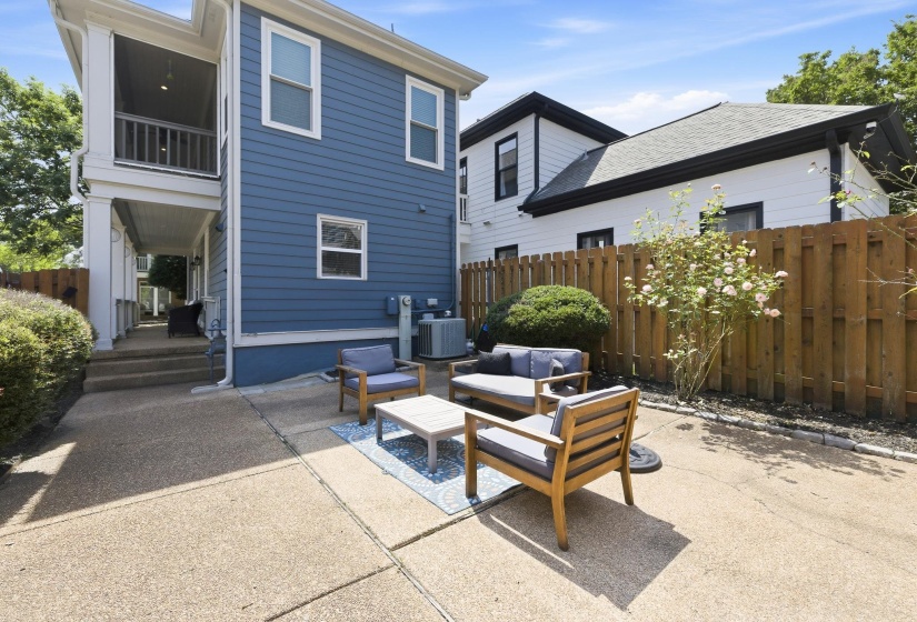 589 MADEWOOD DR, Memphis, Tennessee 38103, 2 Bedroom Bedrooms, 4 Room Rooms,2.1 BathroomBathrooms,Residential,For Sale,MADEWOOD,0,10223094