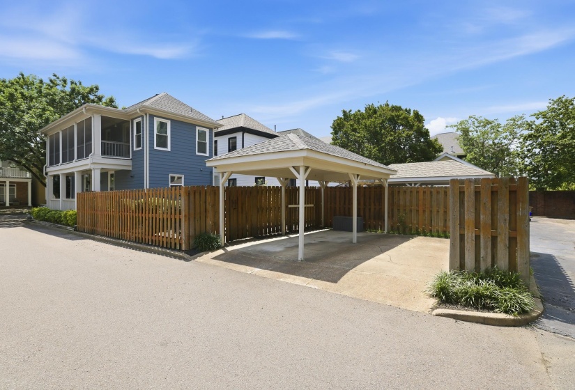 589 MADEWOOD DR, Memphis, Tennessee 38103, 2 Bedroom Bedrooms, 4 Room Rooms,2.1 BathroomBathrooms,Residential,For Sale,MADEWOOD,0,10223094