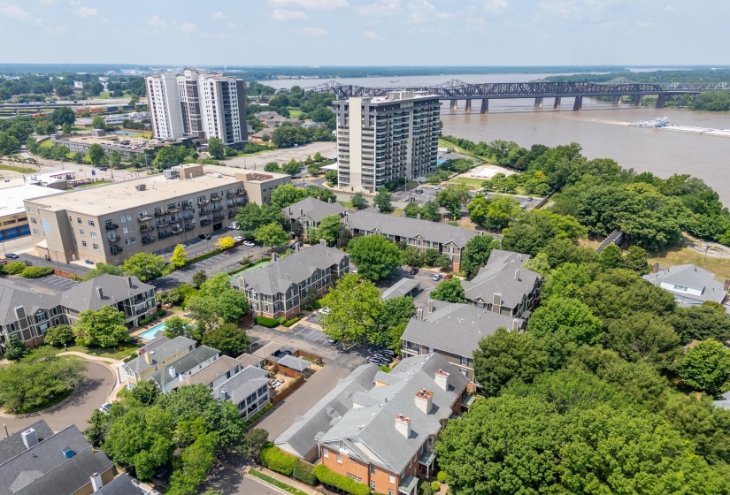 589 MADEWOOD DR, Memphis, Tennessee 38103, 2 Bedroom Bedrooms, 4 Room Rooms,2.1 BathroomBathrooms,Residential,For Sale,MADEWOOD,0,10223094