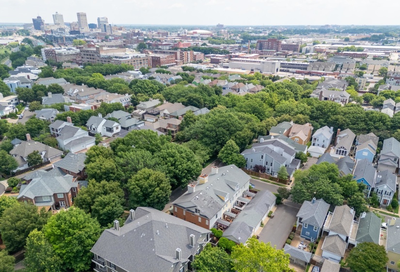589 MADEWOOD DR, Memphis, Tennessee 38103, 2 Bedroom Bedrooms, 4 Room Rooms,2.1 BathroomBathrooms,Residential,For Sale,MADEWOOD,0,10223094