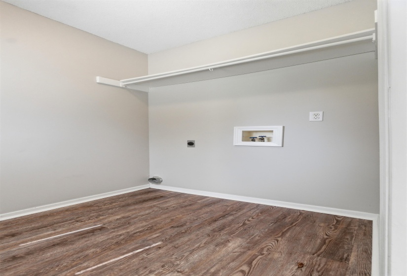 7446 CLIFFWOOD DR, Horn Lake, Mississippi 38637-1191, 4 Bedroom Bedrooms, 6 Room Rooms,2 BathroomBathrooms,Residential,For Sale,CLIFFWOOD,0,10223097