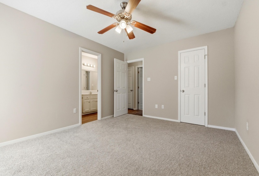 7446 CLIFFWOOD DR, Horn Lake, Mississippi 38637-1191, 4 Bedroom Bedrooms, 6 Room Rooms,2 BathroomBathrooms,Residential,For Sale,CLIFFWOOD,0,10223097