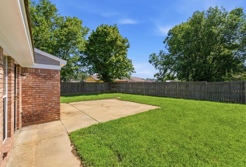 7446 CLIFFWOOD DR, Horn Lake, Mississippi 38637-1191, 4 Bedroom Bedrooms, 6 Room Rooms,2 BathroomBathrooms,Residential,For Sale,CLIFFWOOD,0,10223097