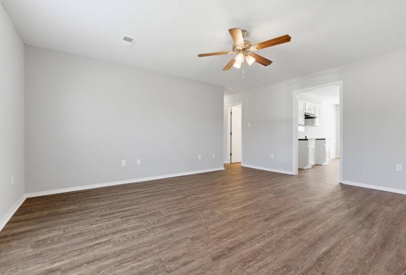 7446 CLIFFWOOD DR, Horn Lake, Mississippi 38637-1191, 4 Bedroom Bedrooms, 6 Room Rooms,2 BathroomBathrooms,Residential,For Sale,CLIFFWOOD,0,10223097